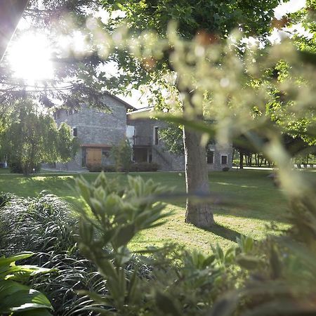 ジェーラ・ラーリオ Cascina Borgofranconeアパートホテル エクステリア 写真