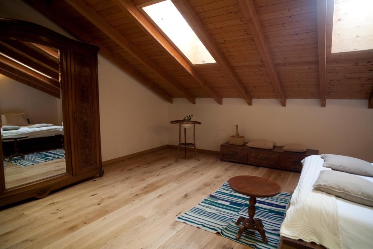 ジェーラ・ラーリオ Cascina Borgofranconeアパートホテル エクステリア 写真