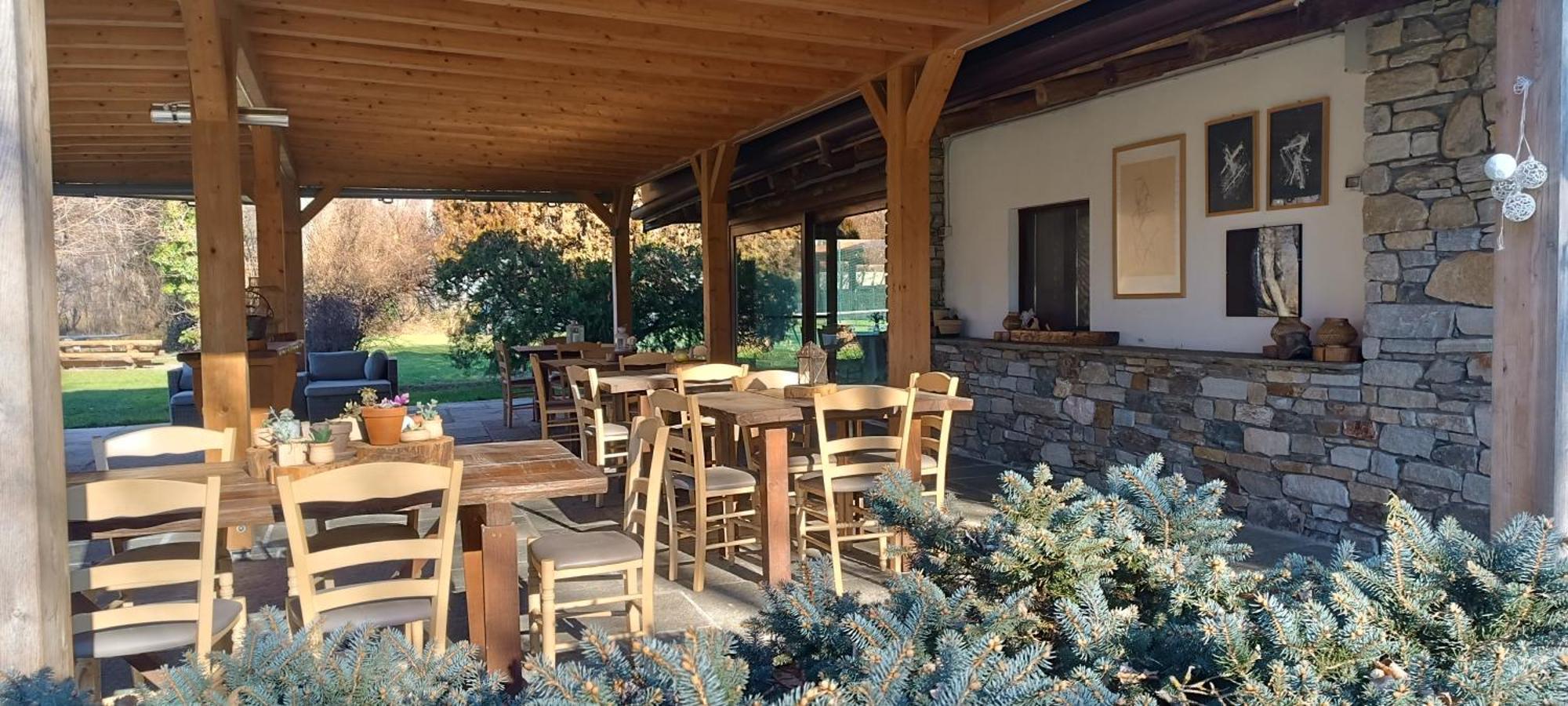 ジェーラ・ラーリオ Cascina Borgofranconeアパートホテル エクステリア 写真