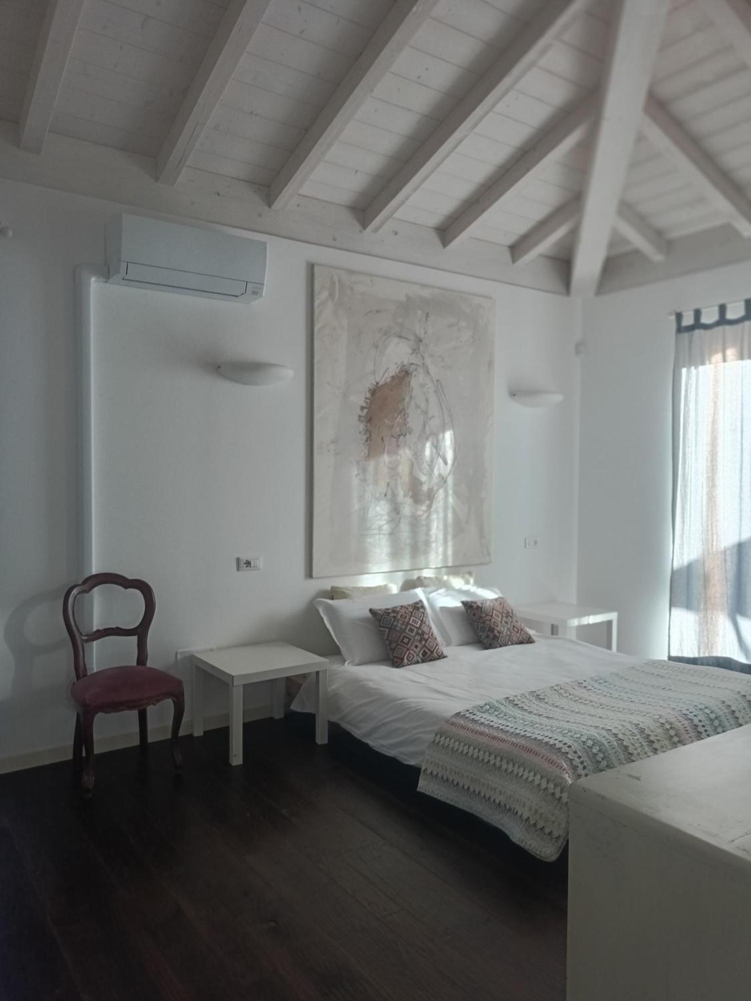 ジェーラ・ラーリオ Cascina Borgofranconeアパートホテル エクステリア 写真