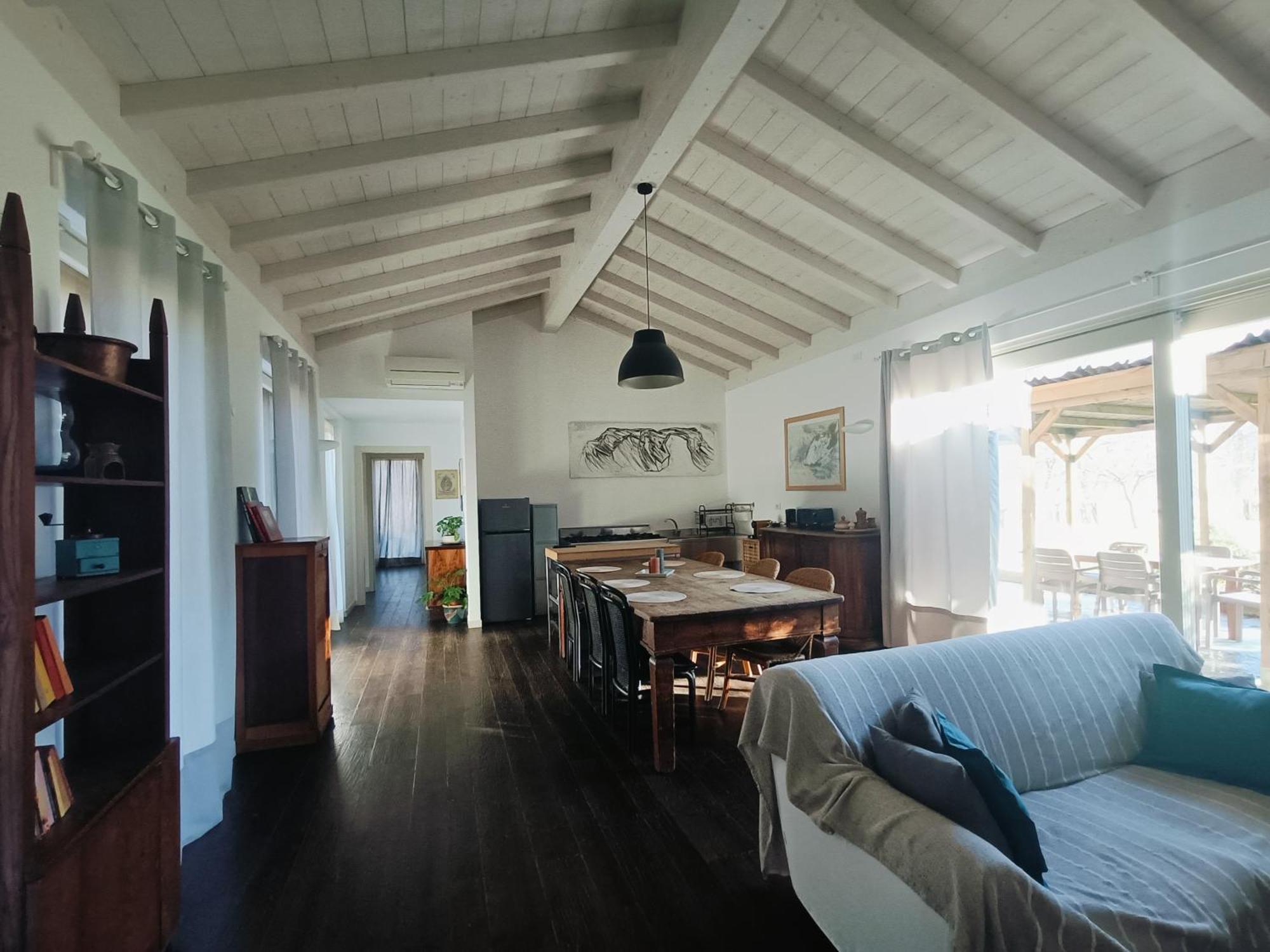 ジェーラ・ラーリオ Cascina Borgofranconeアパートホテル エクステリア 写真