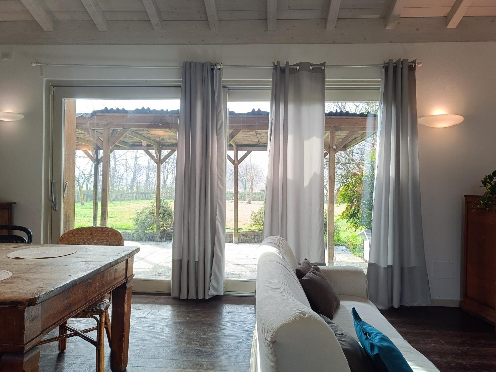 ジェーラ・ラーリオ Cascina Borgofranconeアパートホテル エクステリア 写真