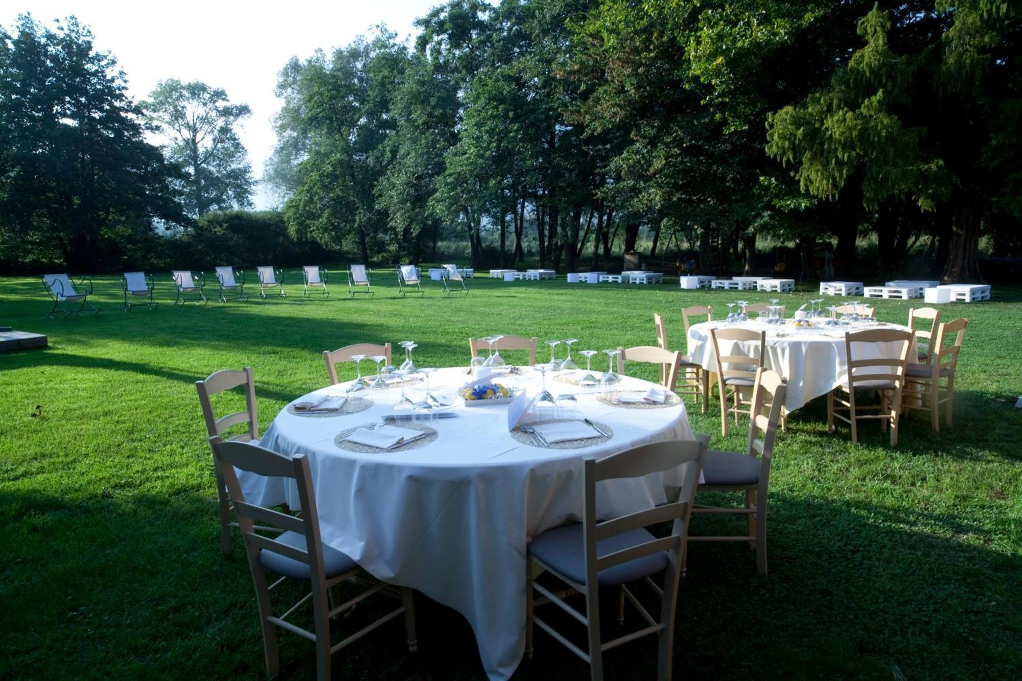 ジェーラ・ラーリオ Cascina Borgofranconeアパートホテル エクステリア 写真